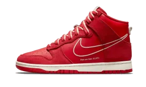 Dunk High First Use University Red