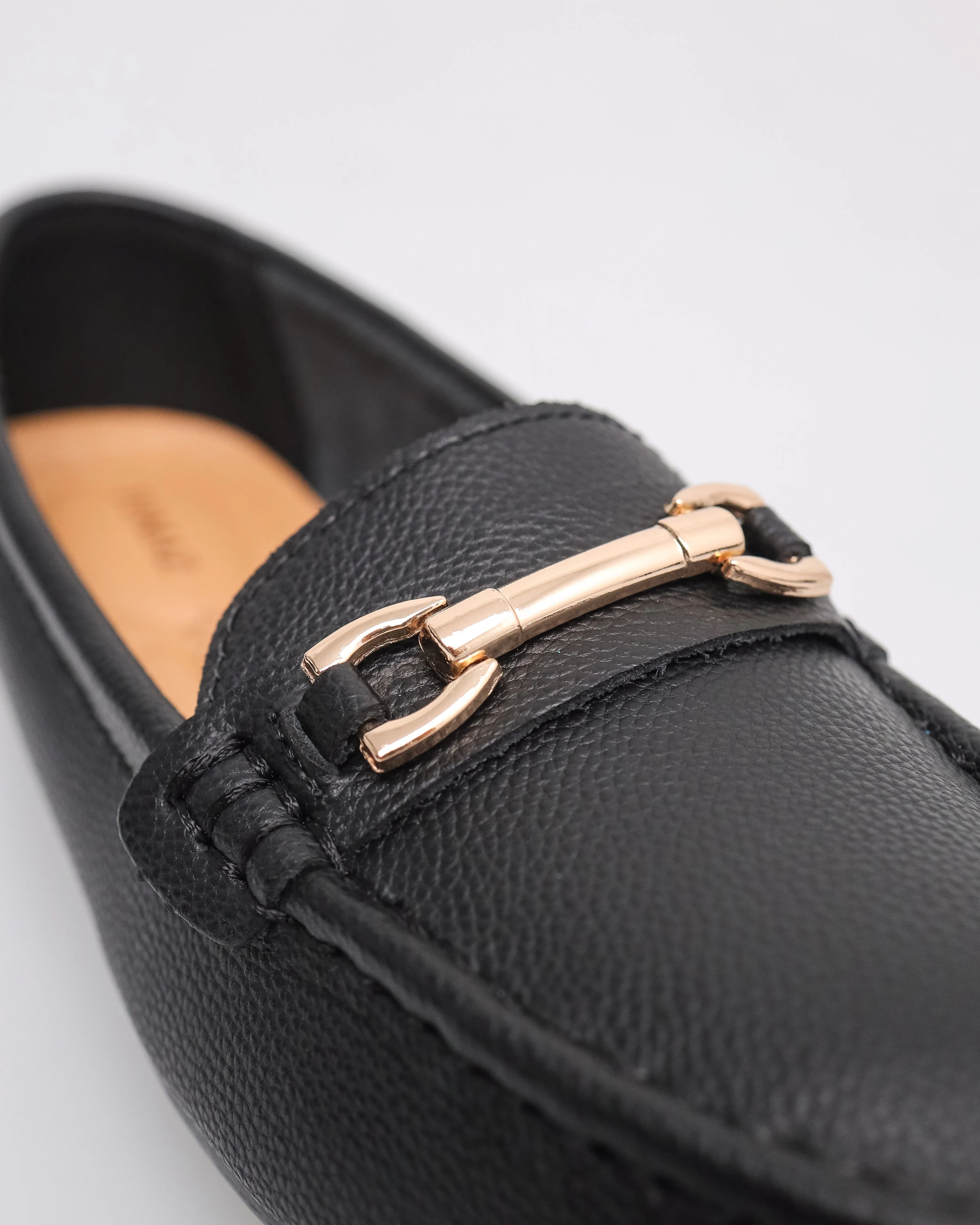 Tomaz YX200 Ladies Buckle Flats (Black)