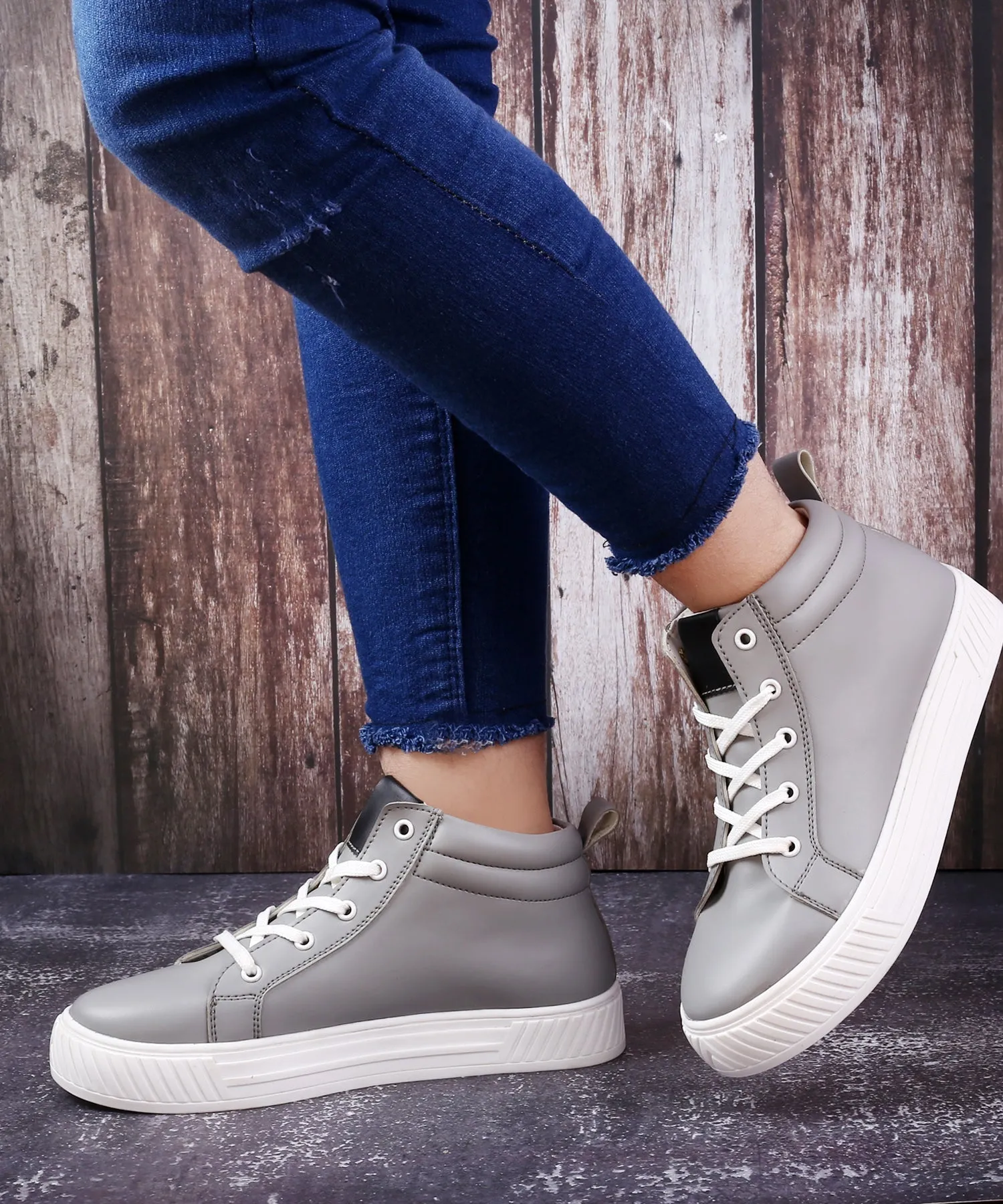 Women's New Stylish High-end Fashionable Sneakers